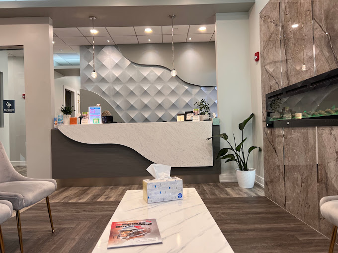 Parkway Dental Care reception area in Rolling Meadows, IL