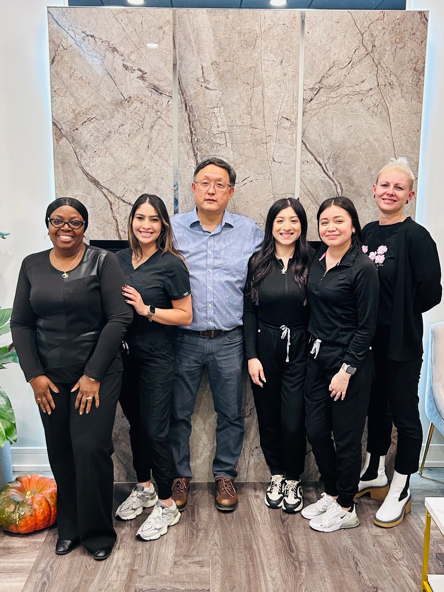 The friendly Parkway Dental Care team serving Arlington Heights, IL